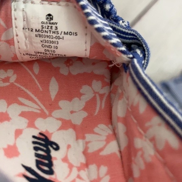 Old Navy Blue/White Striped Infant Loafers / Soft-Soled Crib Shoes /6-12 Months - Picture 3 of 3